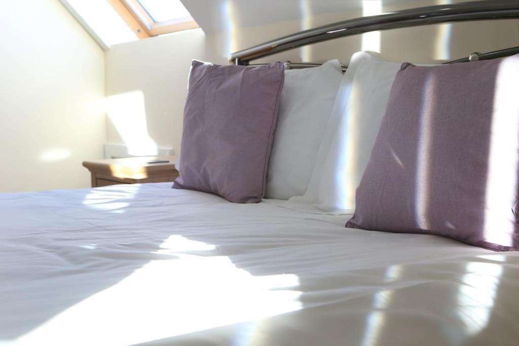 Ferienwohnung The Den, A Secluded Annex With Hot-Tub & Heating Long Bredy Exterior foto